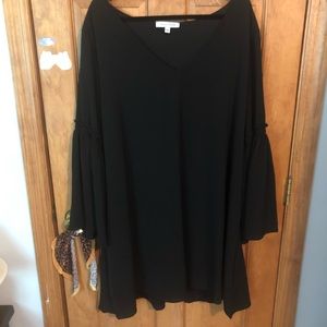 Black flows sleeve mini dress